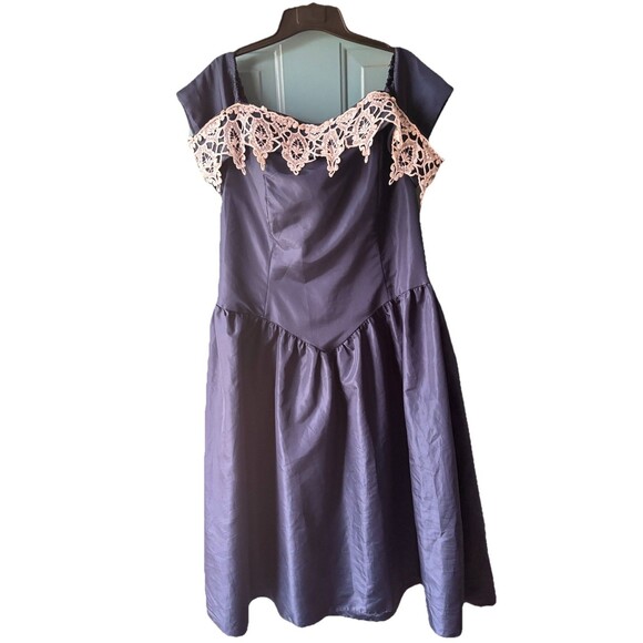 VTG'80 ILGWU Prom Formal Navy Blue Satin Lace Dress /Puffs Sleeves /Bows Size 40 - Picture 1 of 16